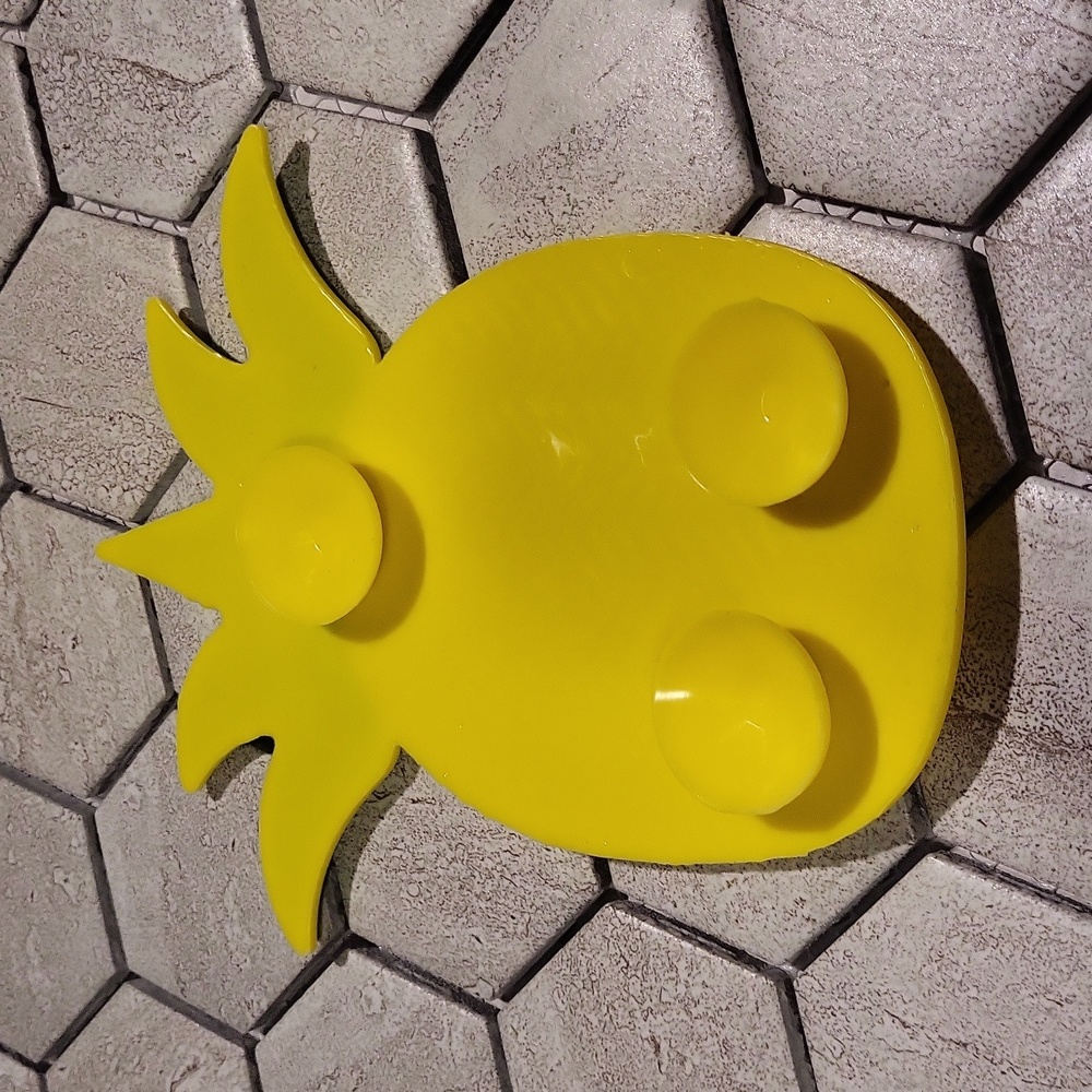 Pineapple Makeup Brush Cleaning Mat - Picture 2 of 2